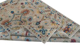 Central medallion detail of New Farahan rug from Pakistan