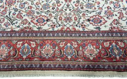 Full view of 1970s Sarough rug from Iran / Persia, 364 × 266 cm in Beige tones