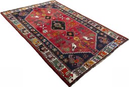 Close-up detail of 2000s Shiraz rug from Iran / Persia showing Wool weave