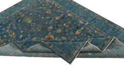 Central medallion detail of New Farahan rug from Pakistan