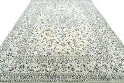 Surface texture of New Kashan rug with natural Wool and intricate pattern