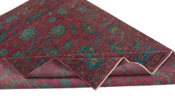 Central medallion detail of New Farahan rug from Pakistan