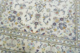 Close-up detail of New Kashan rug from Iran / Persia showing Wool weave