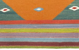 Central medallion detail of New Kilim Sofre rug from Turkey