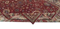 Central medallion detail of New Farahan rug from Pakistan