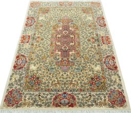 Surface texture of New Ghom rug with natural Cork and intricate pattern