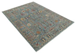 Corner detail of New Farahan rug showing border pattern and Wool pile