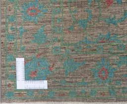 Corner detail of New Farahan rug showing border pattern and Wool pile