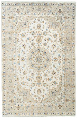 Full view of New Kashan rug from Iran / Persia, 303 × 196 cm in Beige tones