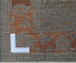 Corner detail of New Farahan rug showing border pattern and Wool pile