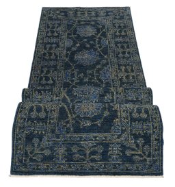 Central medallion detail of New Farahan rug from Pakistan