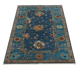 Surface texture of New Farahan rug with natural Wool and intricate pattern