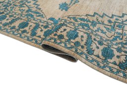 Close-up detail of New Farahan rug from Pakistan showing Wool weave