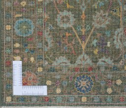 Corner detail of New Farahan rug showing border pattern and Wool pile