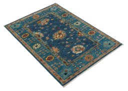 Corner detail of New Farahan rug showing border pattern and Wool pile