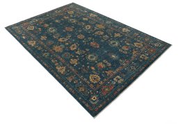 Corner detail of New Farahan rug showing border pattern and Wool pile