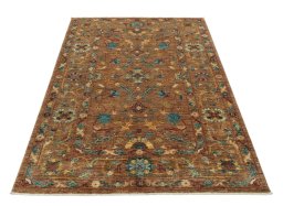Surface texture of New Farahan rug with natural Wool and intricate pattern