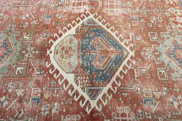 Central medallion detail of 1930s Heriz rug from Iran / Persia