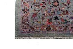 Corner detail of New Ariana rug showing border pattern and Wool pile