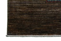 Surface texture of New Bakhtiari rug with natural Wool and intricate pattern