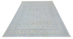 Corner detail of New Haj-jalili rug showing border pattern and Wool pile