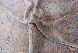 Backside of handmade New Haj-jalili rug showing knot structure and weave density