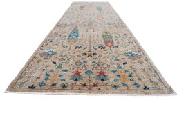 Corner detail of New Haj-jalili rug showing border pattern and Wool pile