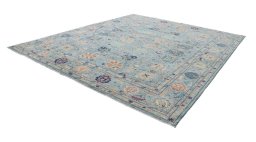 Corner detail of New Haj-jalili rug showing border pattern and Wool pile