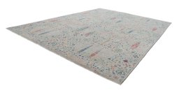 Corner detail of New Haj-jalili rug showing border pattern and Wool pile