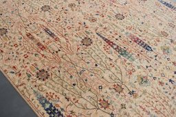 Central medallion detail of New Haj-jalili rug from Pakistan