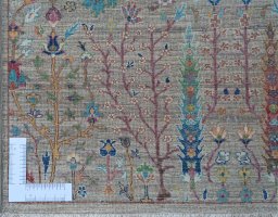Corner detail of New Haj-jalili rug showing border pattern and Wool pile