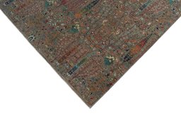 Backside of handmade New Haj-jalili rug showing knot structure and weave density