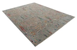 Corner detail of New Haj-jalili rug showing border pattern and Wool pile