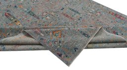 Central medallion detail of New Haj-jalili rug from Pakistan