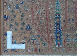 Corner detail of New Haj-jalili rug showing border pattern and Wool pile