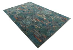 Corner detail of New Haj-jalili rug showing border pattern and Wool pile