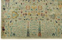Corner detail of New Haj-jalili rug showing border pattern and Wool pile