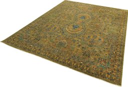 Corner detail of New Haj-jalili rug showing border pattern and Wool pile