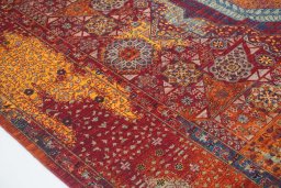 Corner detail of New Mamluk rug showing border pattern and Wool pile