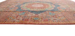 Close-up detail of New Mamluk rug from Pakistan showing Wool weave