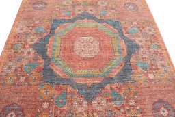 Close-up detail of New Mamluk rug from Pakistan showing Wool weave
