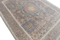 Central medallion detail of New Mamluk rug from Pakistan