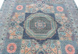 Close-up detail of New Mamluk rug from Pakistan showing Wool weave