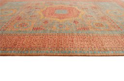 Close-up detail of New Mamluk rug from Pakistan showing Wool weave