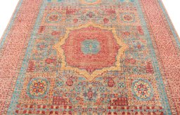 Close-up detail of New Mamluk rug from Pakistan showing Wool weave