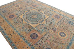 Central medallion detail of New Mamluk rug from Pakistan