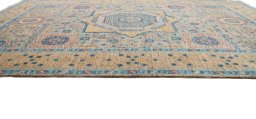 Close-up detail of New Mamluk rug from Pakistan showing Wool weave