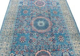 Close-up detail of New Mamluk rug from Pakistan showing Wool weave