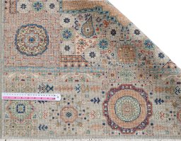 Central medallion detail of New Mamluk rug from Pakistan
