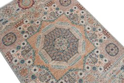 Central medallion detail of New Mamluk rug from Pakistan